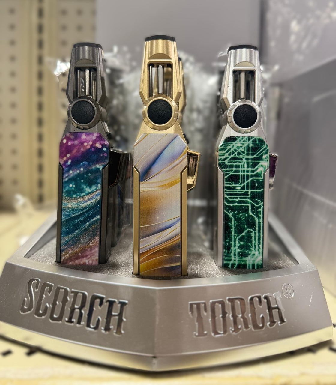 61841- Scorch Torch/Powerful Single Torch lighter with flame lock/Assorted Design 9ct/display